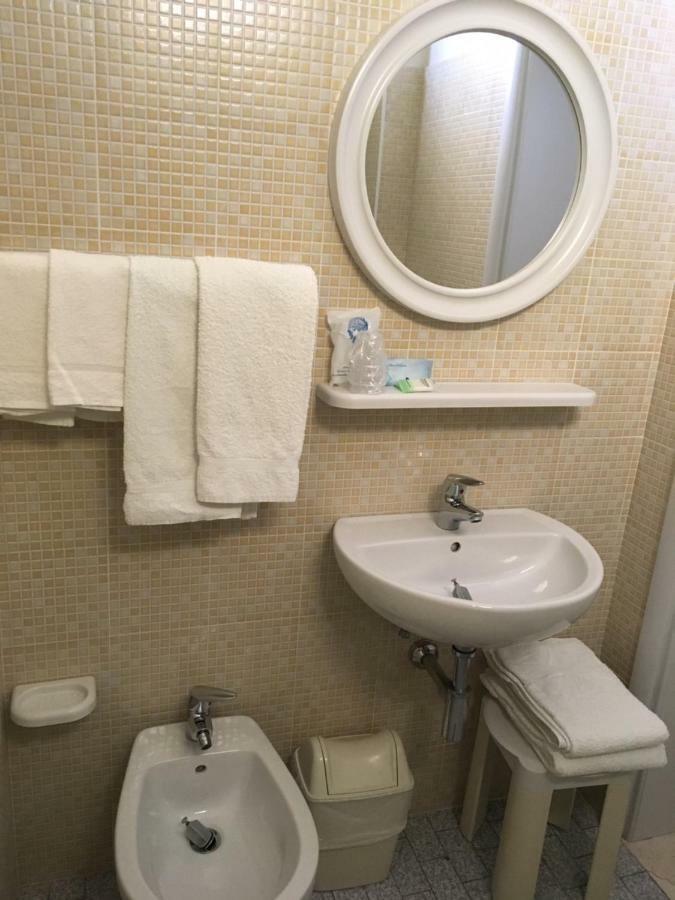 Hotel Laila Cesenatico Extérieur photo