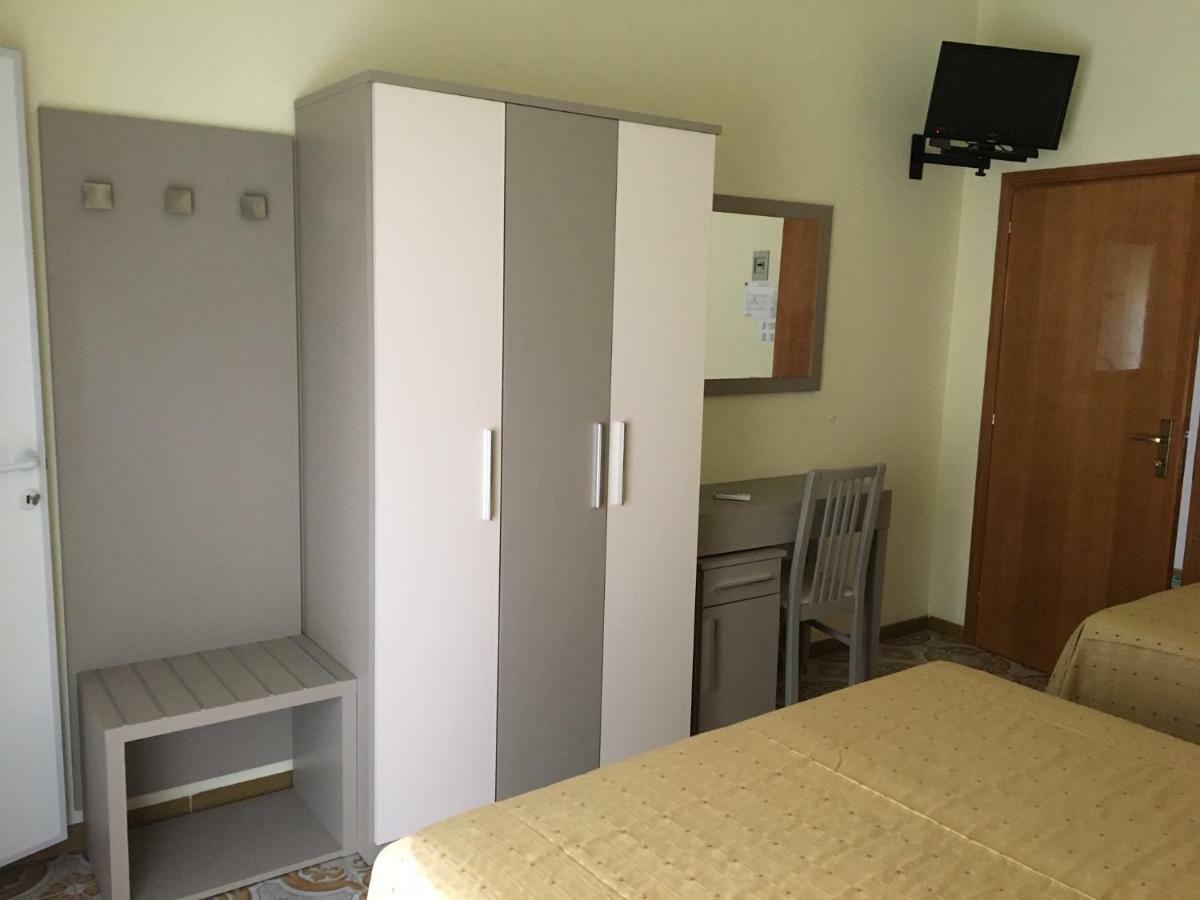Hotel Laila Cesenatico Extérieur photo